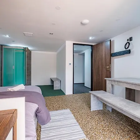 דירה Apartman Jizerske Hory Luxury הייניצה