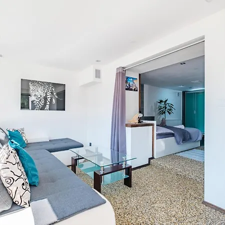 Apartman Jizerske Hory Luxury דירה *