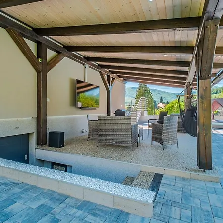 דירה Apartman Jizerske Hory Luxury הייניצה